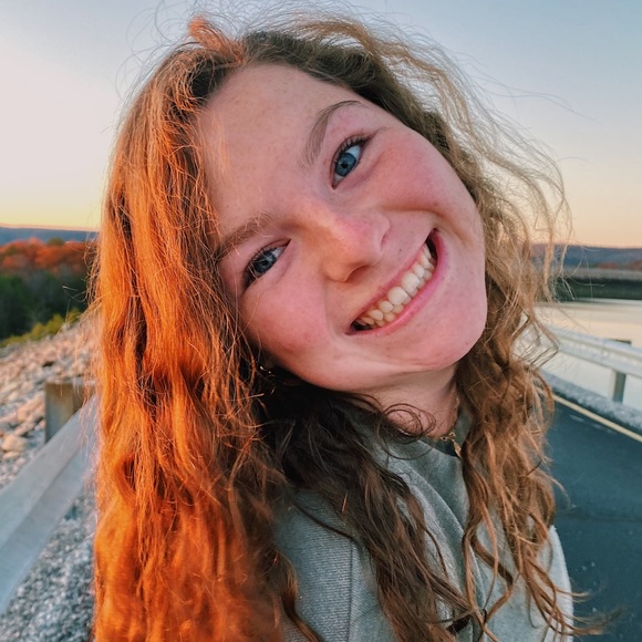 Meet your Posher, Emma - Picture 1 of 1